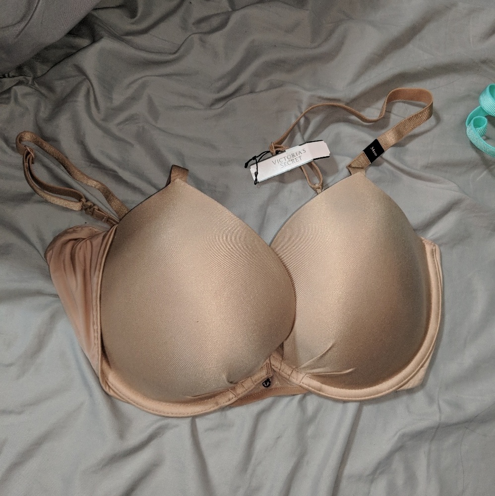 Nwt 34dd nude Victoria's secret bra push up